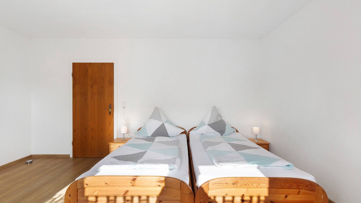 Engen Apartment | Apartment 'Hewenpanorama 4' with Mountain View, Shared Terrace and Wi-Fi