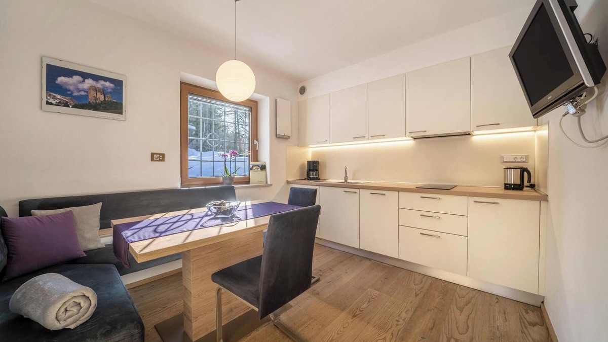 Avelengo Apartment | Apartment "Hirzer" near Skiing Area with Forest View, Wi-Fi, Balcony & Shared Garden
