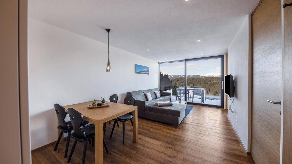 Avelengo Apartment | Apartment 'Hirzer Residenze Moritz' Close to Merano with Mountain View & Garden