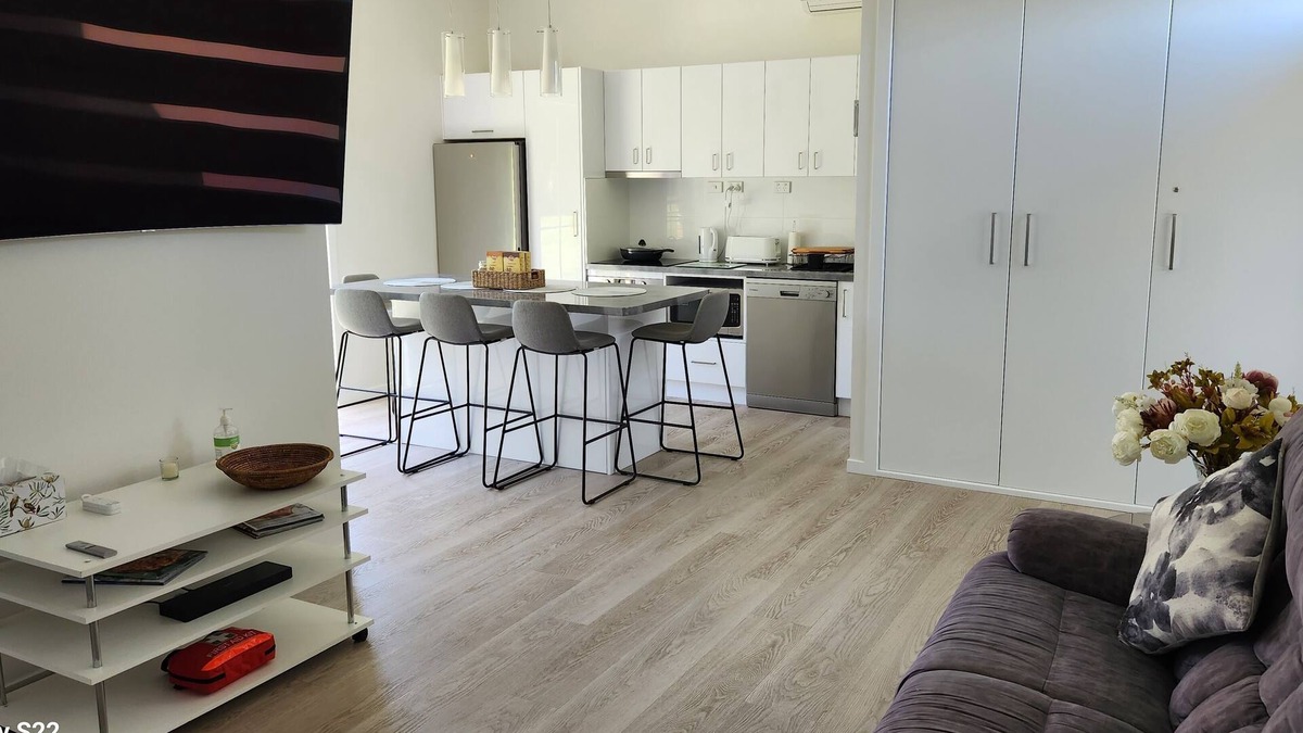 Geilston Bay Apartment | Apartment Hobart Two Bedroom Self Contained in Geilston Bay. Pet friendly.
