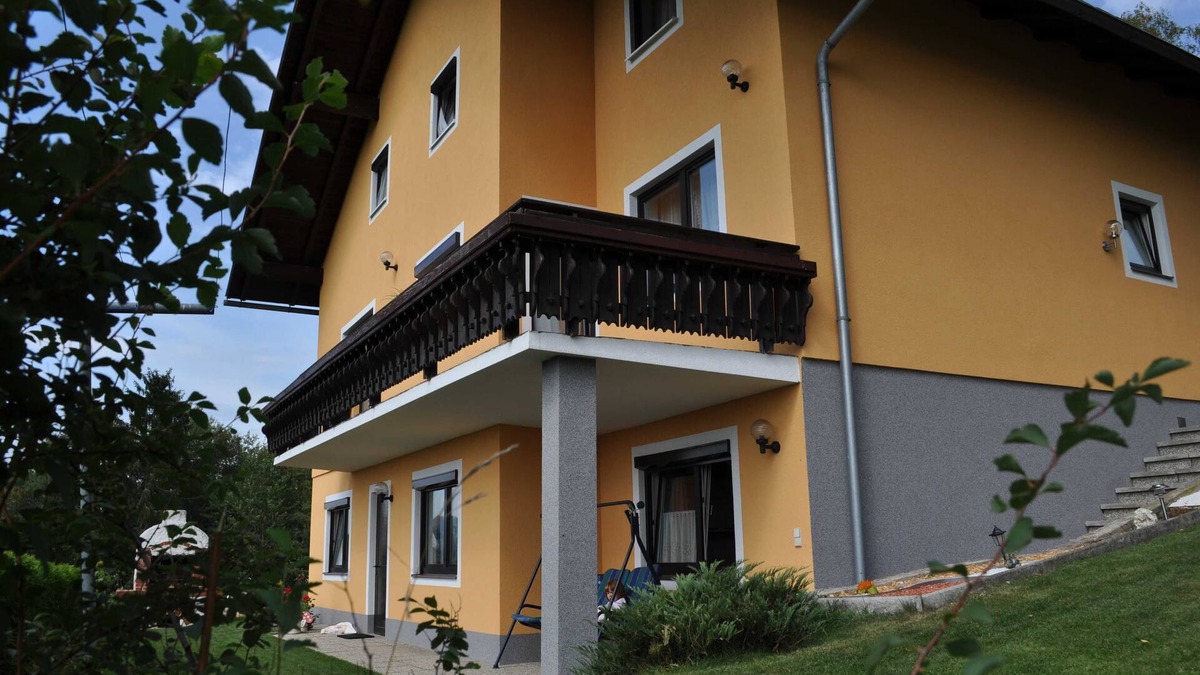 Dorfstetten Apartment | Apartment Höbart - two double rooms, kitchen, bathroom, toilet and anteroom