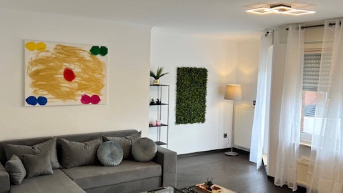 Rhein-Erft-Kreis District Apartment | Apartment 'Hochwertige Wohnung Frechen City' with Shared Terrace, Balcony and Wi-Fi