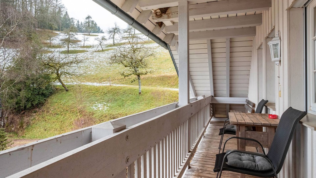 Oberwolfach Apartment | Apartment 'Hofblick' with Mountain View, Shared Pool and Shared Garden