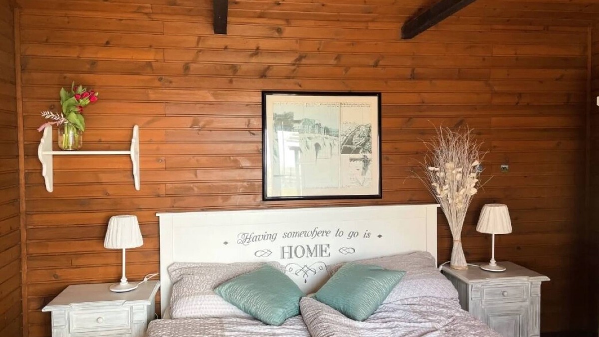 Wesselburenerkoog Apartment | Apartment 'Holzhaus' with Private Terrace, Private Garden and Wi-Fi