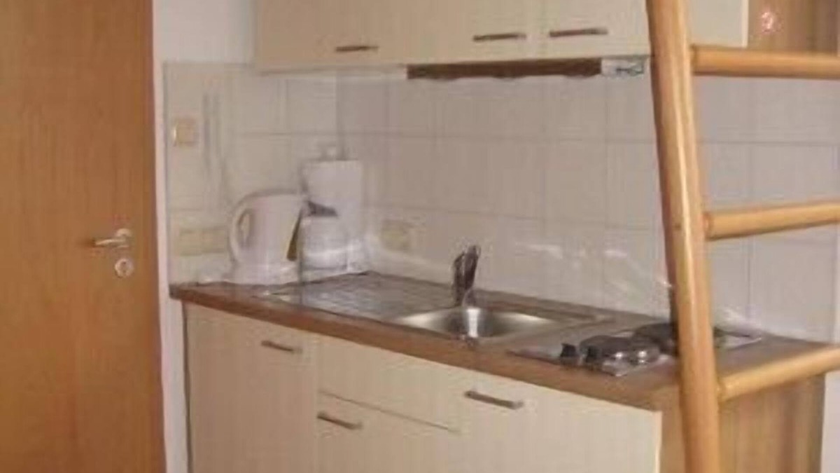Neuoetting Apartment | Apartment Holzknecht 4 persons, 24sqm, shower, WC, combined living room and bedroom