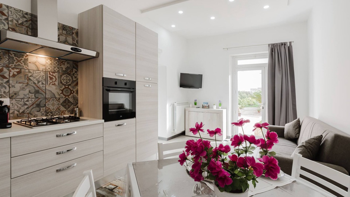 Buseto Palizzolo Apartment | Apartment 'Home La Chiaretta' with Private Terrace, Wi-Fi and Air Conditioning