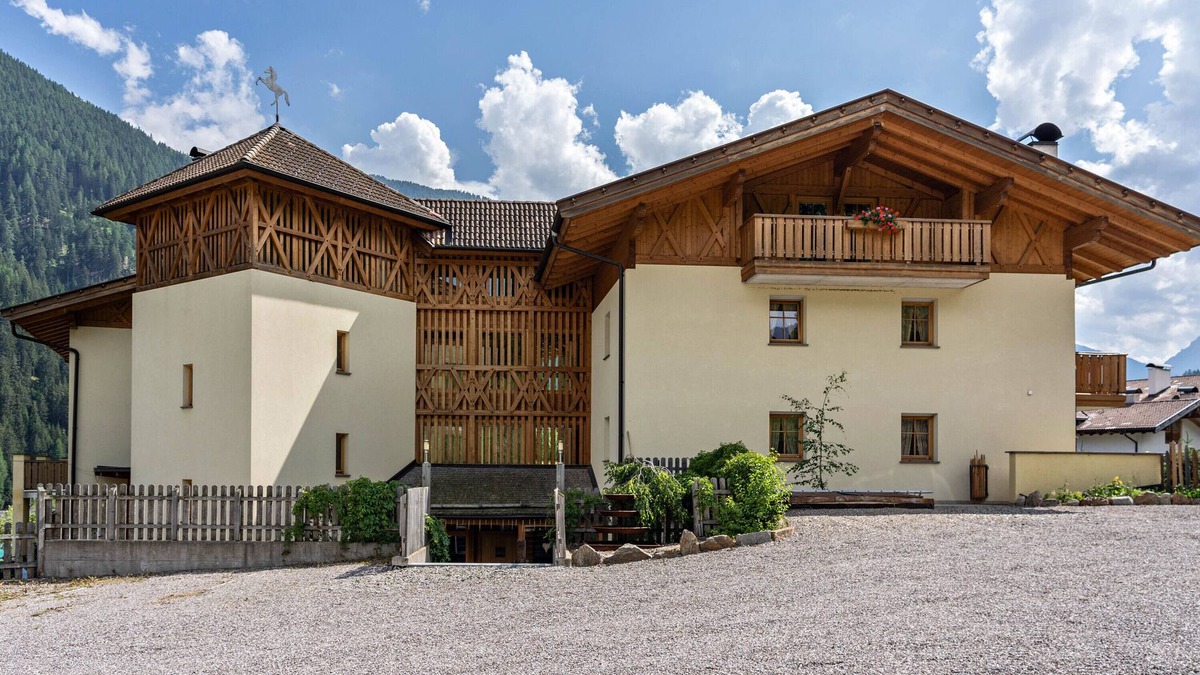 Pracupola Apartment | Apartment Hotel 'Naturresidenz Theistadl Apt 101' with Lake View, Garden & Wi-Fi