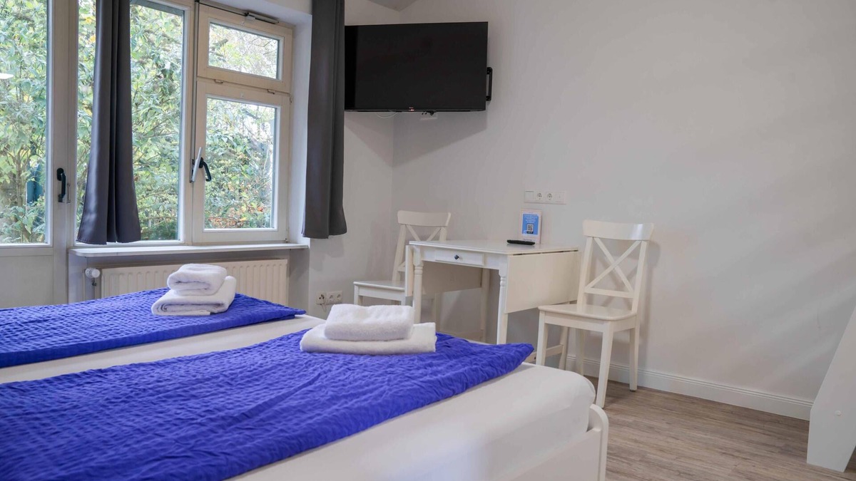 Esgrus Apartment | Apartment house Brunsholm Apartment 3 with attic with garden access