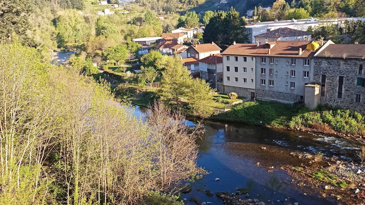 Le Cheylard House | Apartment/house le Cheylard 07160 Ardeche verte Weekly/fortnightly rental