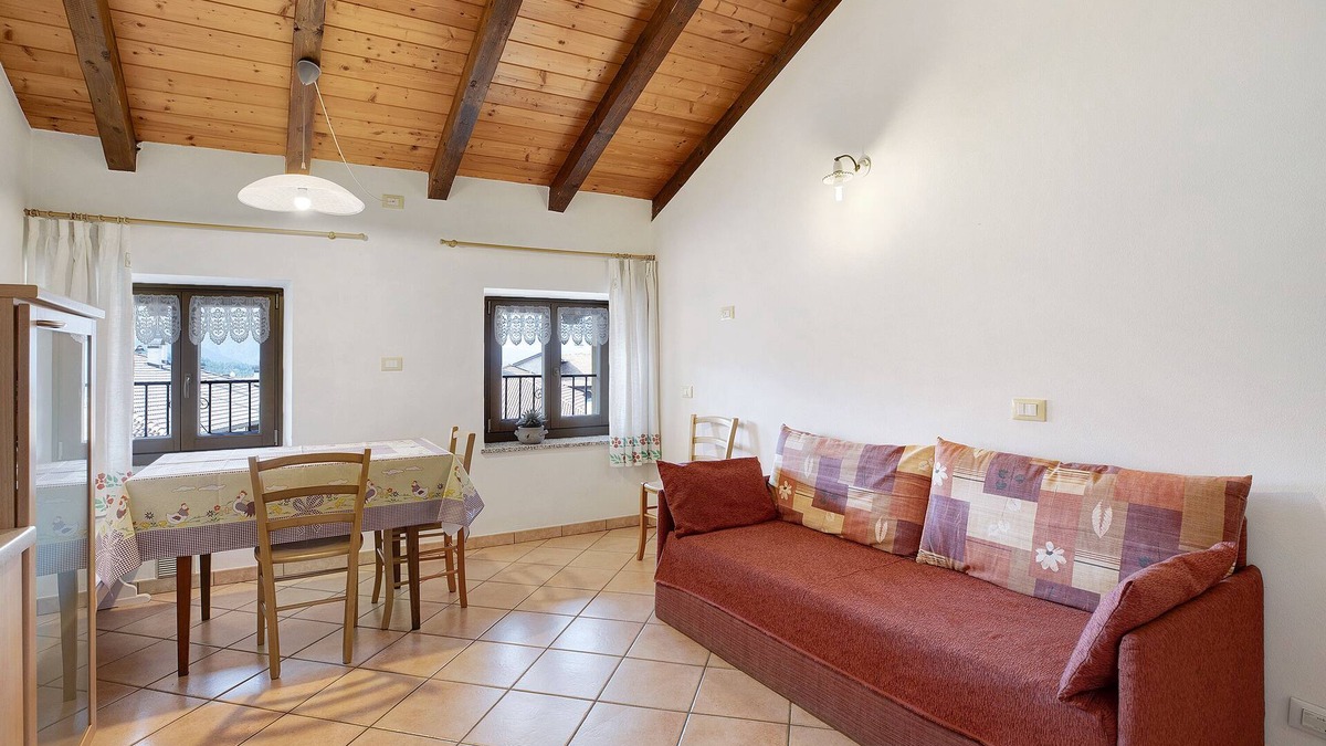 Sfruz Apartment | Apartment House Predaia with Mountain View, garden and WiFi
