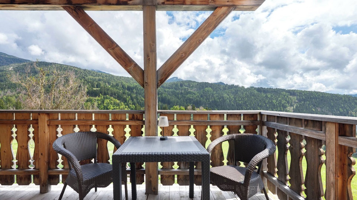 Aldino Apartment | Apartment 'Huanzhof Ferienwohnung Lerch' with Mountain View, Private Terrace and Wi-Fi