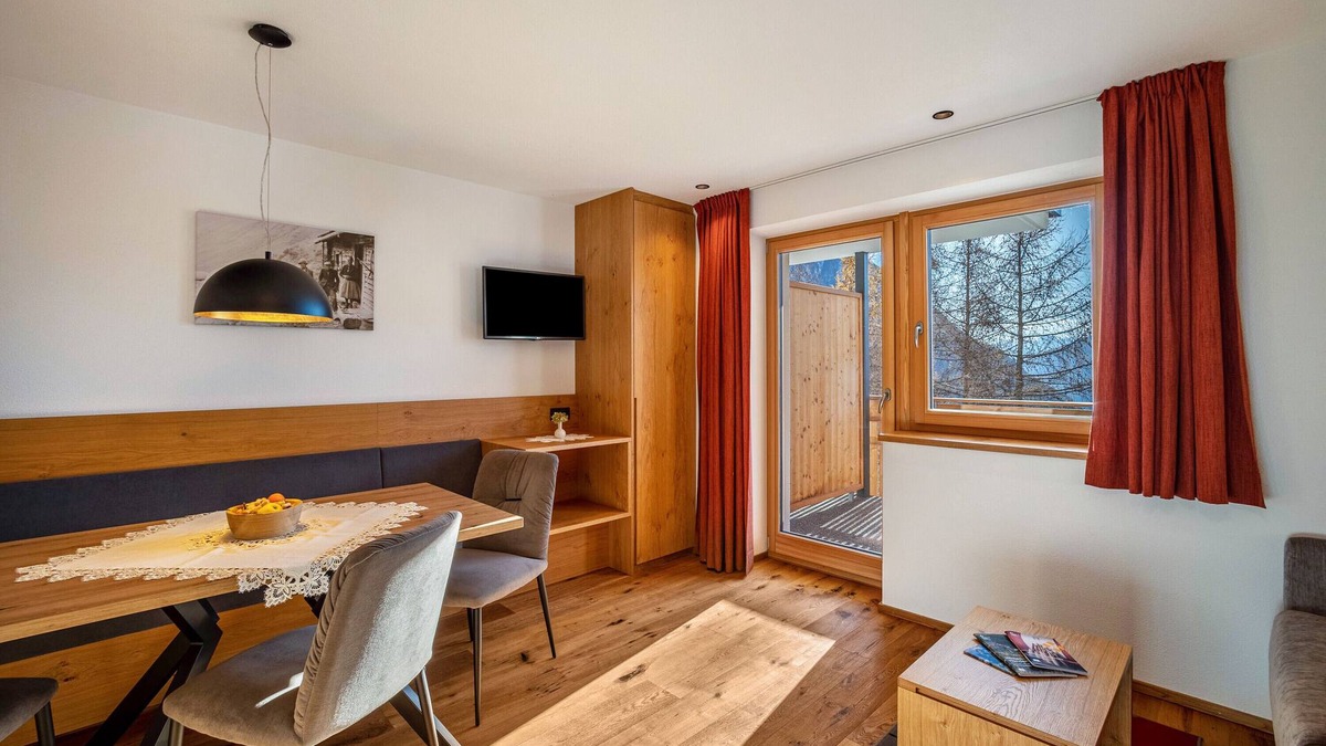 Acereto Apartment | Apartment 'Hubertus - Speikboden' with Mountain View, Private Terrace and Wi-Fi