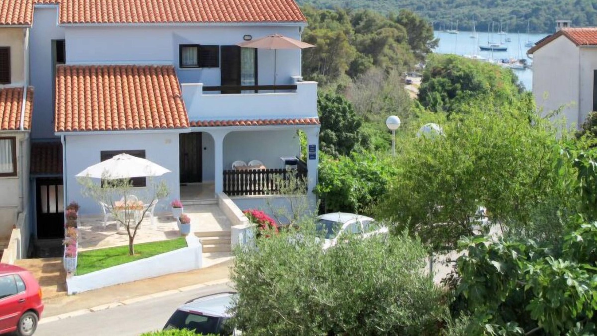 Vinkuran Apartment | Apartment Hula (PUL248) in Pula - 3 persons, 1 bedrooms