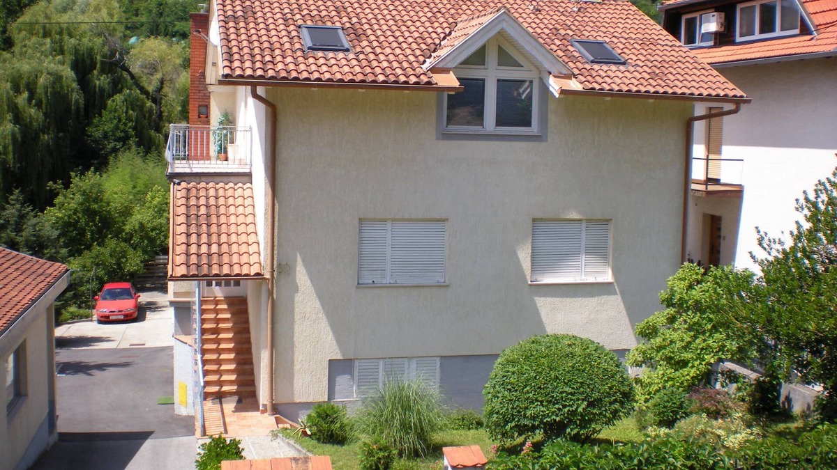 Zagreb Apartment | Apartment I For Holidays Surrounded With A Garden (FREE WI-FI & FREE PARKING)