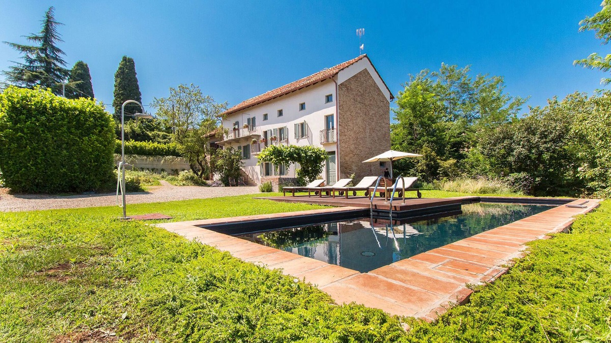Costigliole d'Asti House | Apartment " Il POZZO" at Cascina La Melagrana