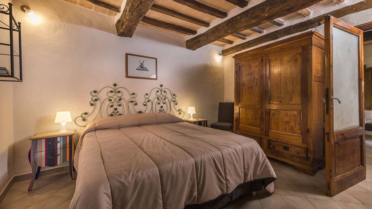 San Giovanni d'Asso House | Apartment in a medieval village