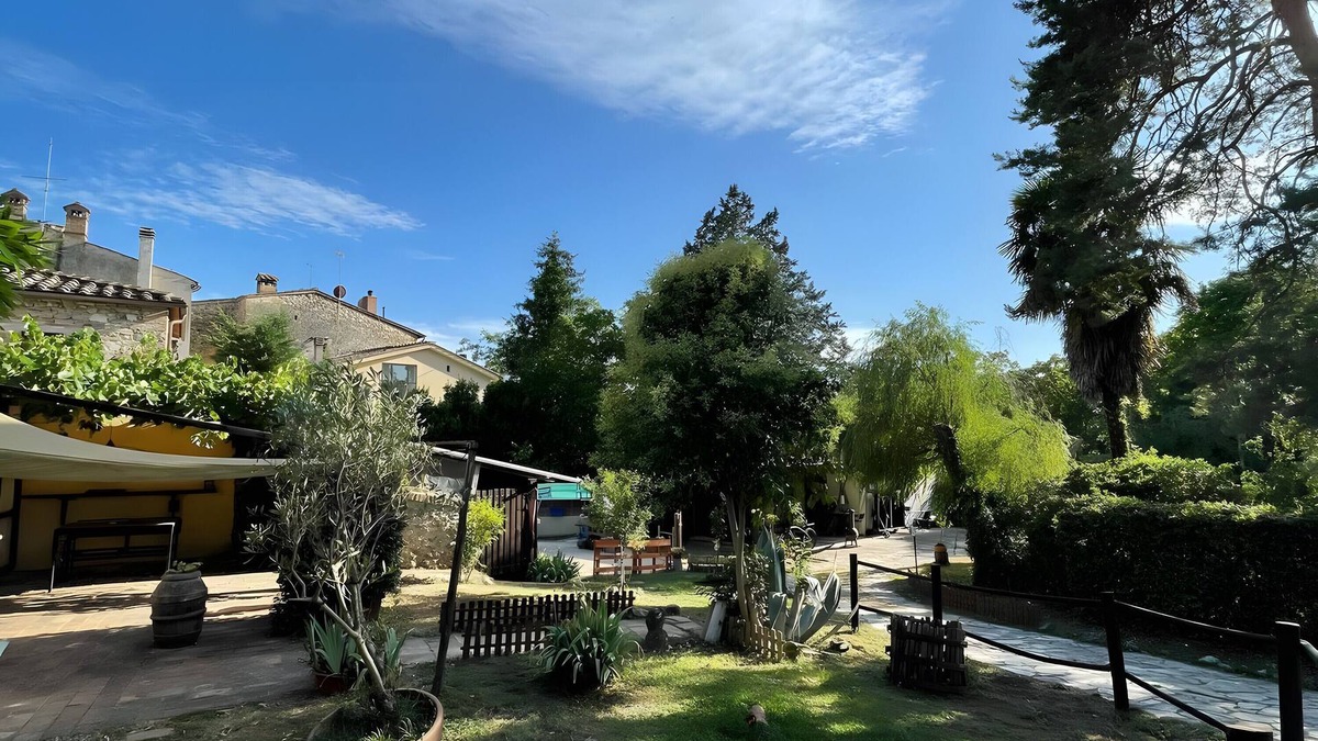 Vescovado Apartment | Apartment 'Il Caminetto - Antiche Dimore' with Shared Pool, Wi-Fi and Air Conditioning