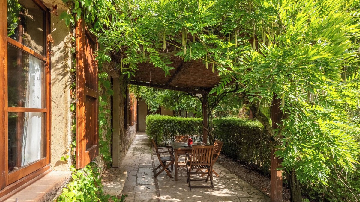 Serre di Rapolano Apartment | Apartment 'Il Covone' with Shared Pool, Shared Terrace and Wi-Fi