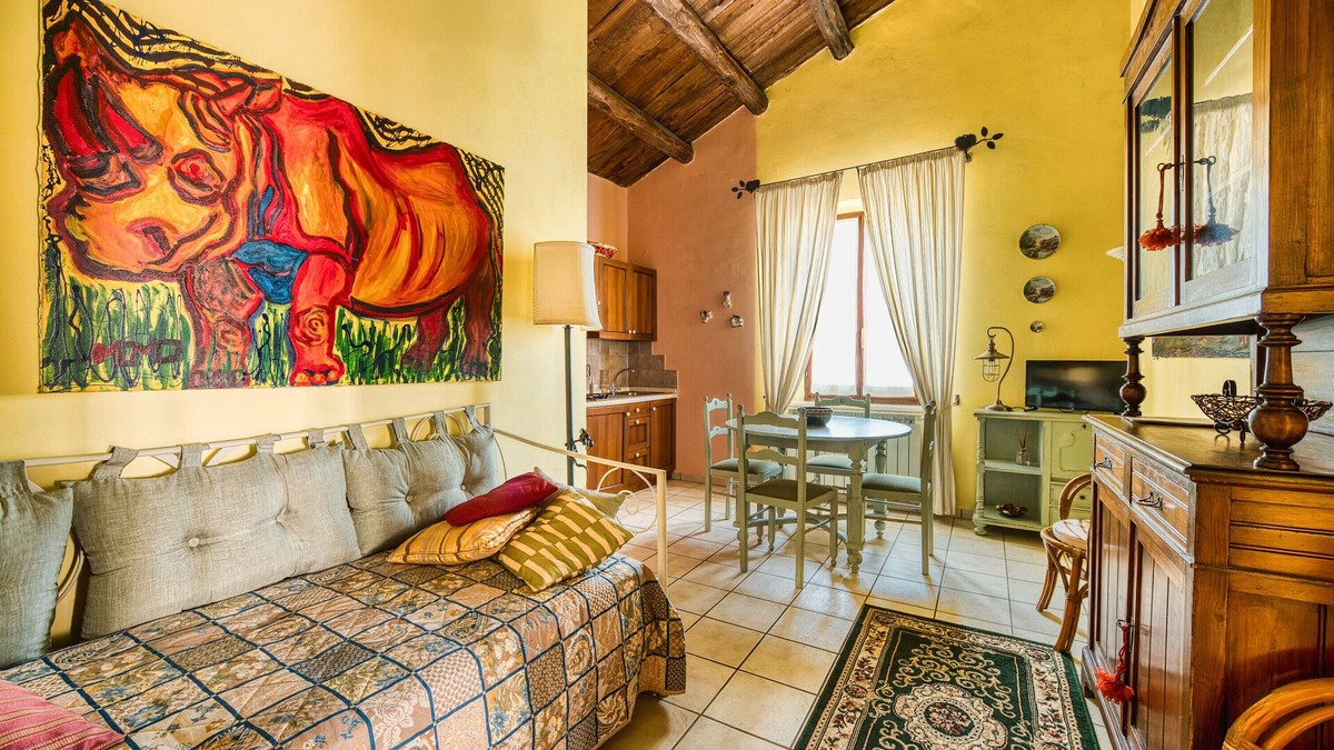 Pietrauta Apartment | Apartment 'Il Grappolo E La Rosa Tea' with Shared Garden and Wi-Fi
