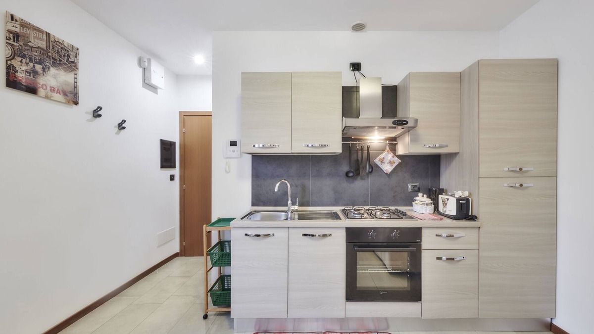Mandello del Lario Apartment | Apartment "Il Ricordo" with Wi-Fi & A/C