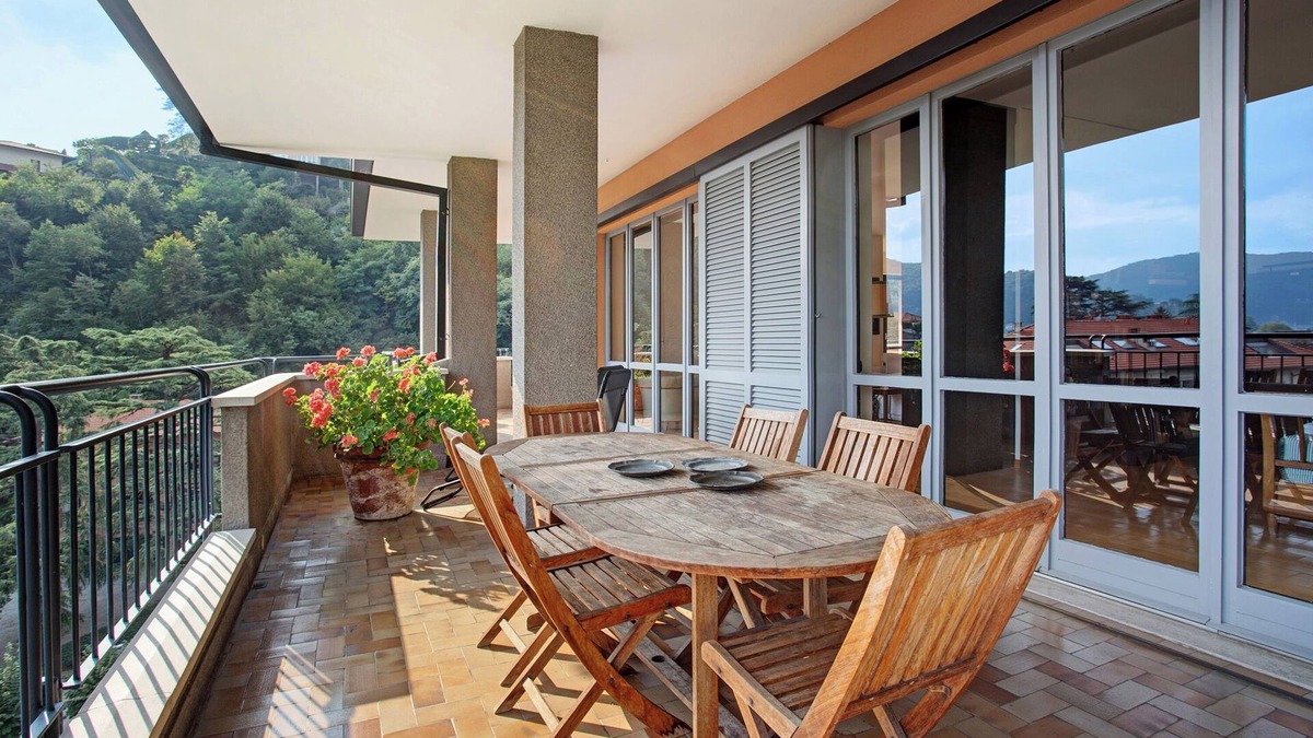 Cernobbio Apartment | Apartment "Il Parco Cernobbio" with Lake View, Wi-Fi, A/C, Terrace & Garden