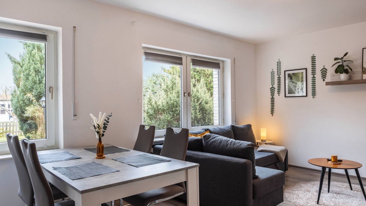 Sachsenhausen Apartment | Apartment 'Im Kleinen Feld' with Private Terrace, Private Garden and Wi-Fi
