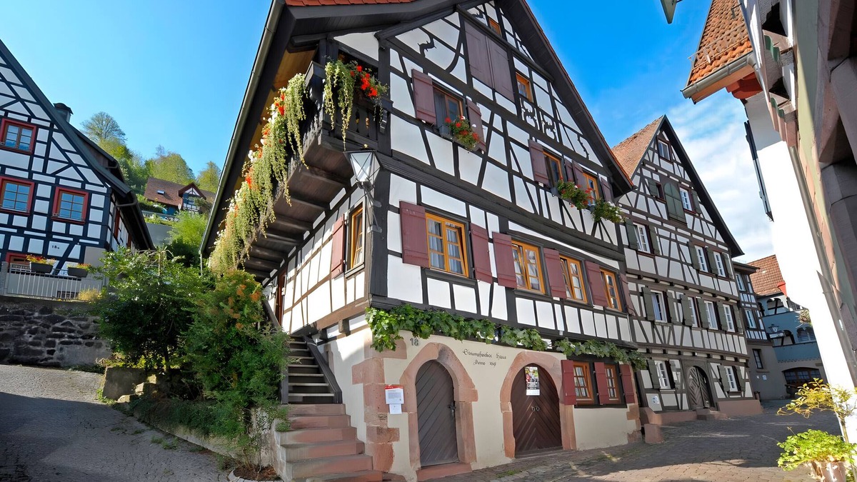 Schiltach Apartment | Apartment 'Im Strumpfweberhaus' with Private Terrace and Wi-Fi