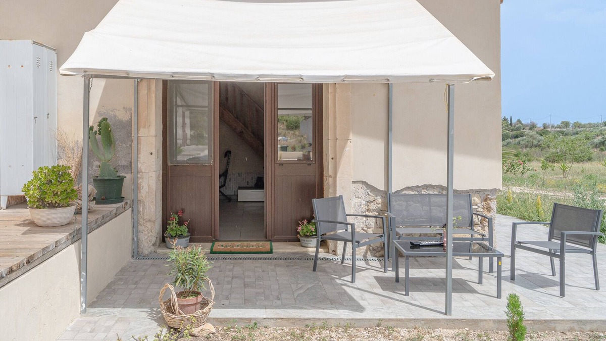Avola Apartment | Apartment 'Imola Country House' with Sea View, Wi-Fi and Air Conditioning
