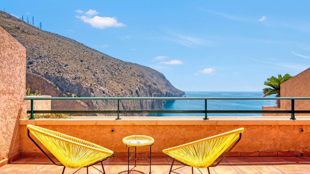 Pueblo Mascarat Apartment | Apartment 'Impresionantes Vistas' with Sea View, Wi-Fi and Air Conditioning