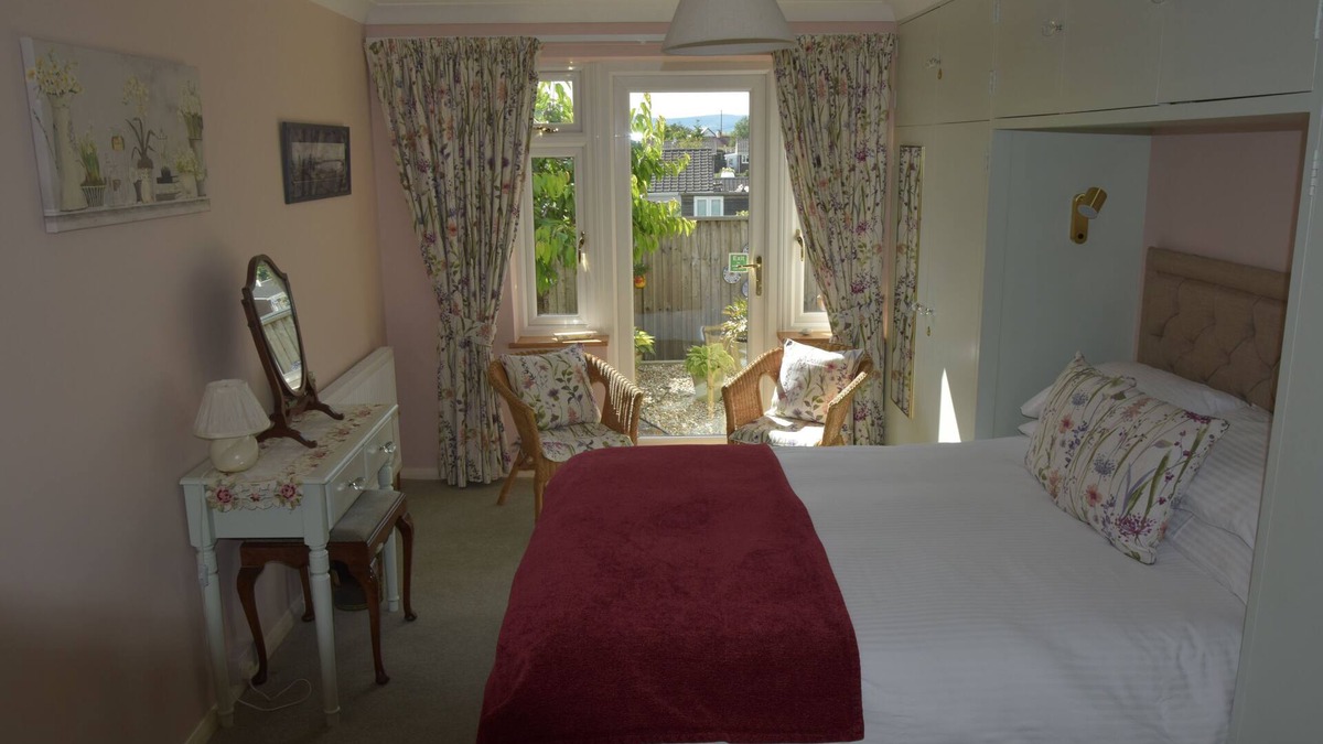 Kingsteignton House | Apartment in a Bungalow (Ground floor)
