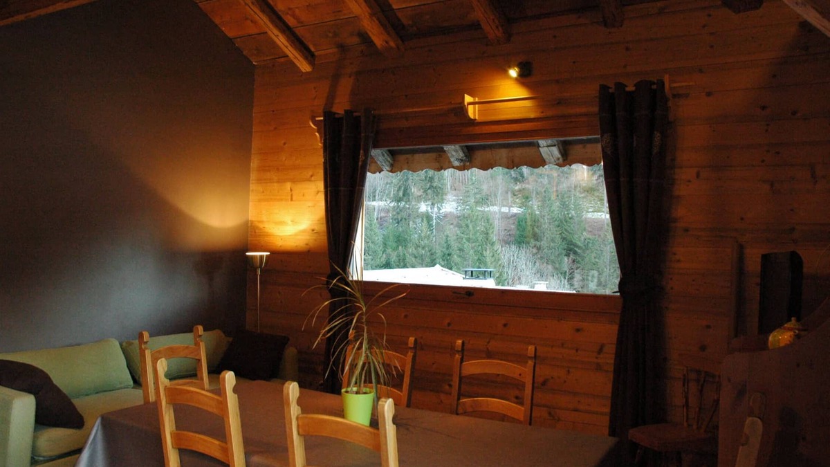 Montriond Ski Chalet | Apartment in a chalet of character with ski access