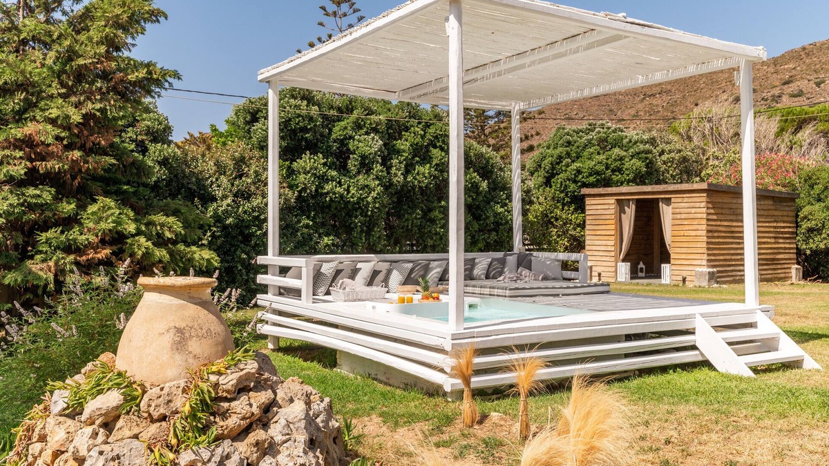 Kato Fellos Apartment | Apartment In A Hotel "Ow Andros Luxury Suites 4" with Mountain View, Private Terrace & Wi-Fi