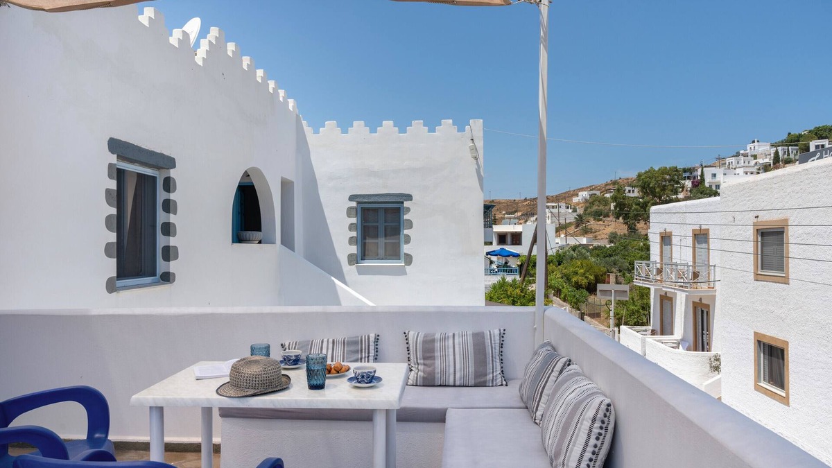 Grikos House | Apartment In A Hotel "Pico Bello Patmos 30" with Sea View, Private Terrace & Wi-Fi
