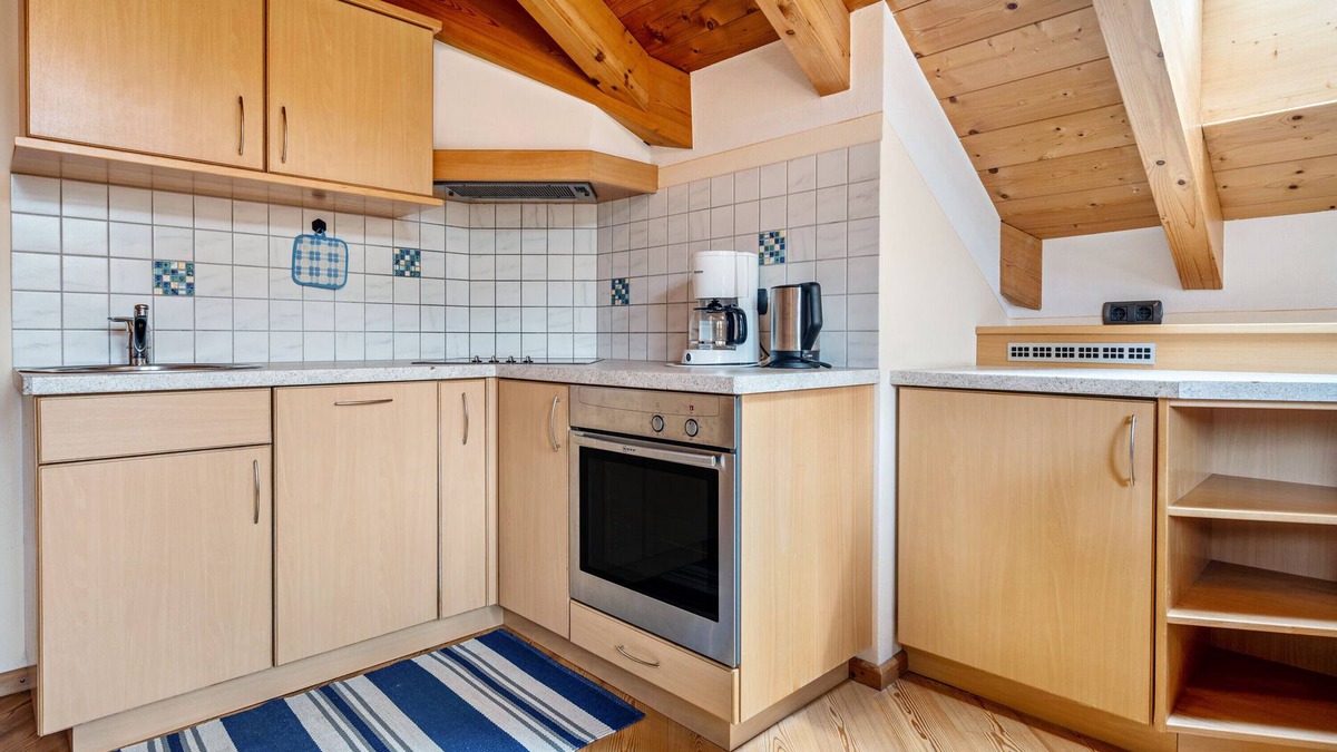 Valdaora di Sopra House | Apartment In A Hotel 'Residence Oberhauser Apt 7' with Mountain View, Shared Terrace and Wi-Fi