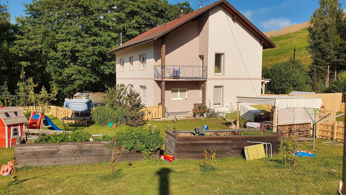 Rosenbach Apartment | Apartment 'In a Quiet Location near Lake Faak' with Private Garden, Balcony and Wi-Fi