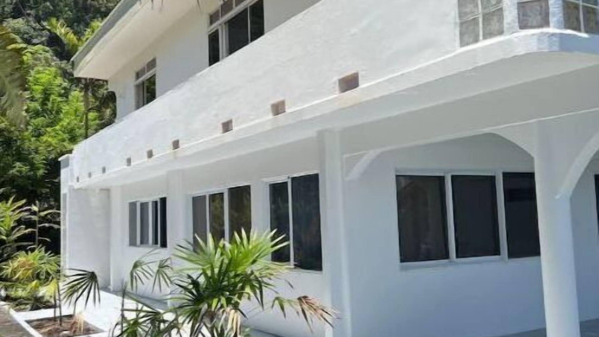 Mahina Apartment | Apartment in a villa on the beach. Ocean view