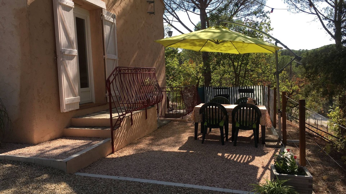 Vidauban Villa | Apartment in a villa - under the pine trees - very quiet - 6 people
