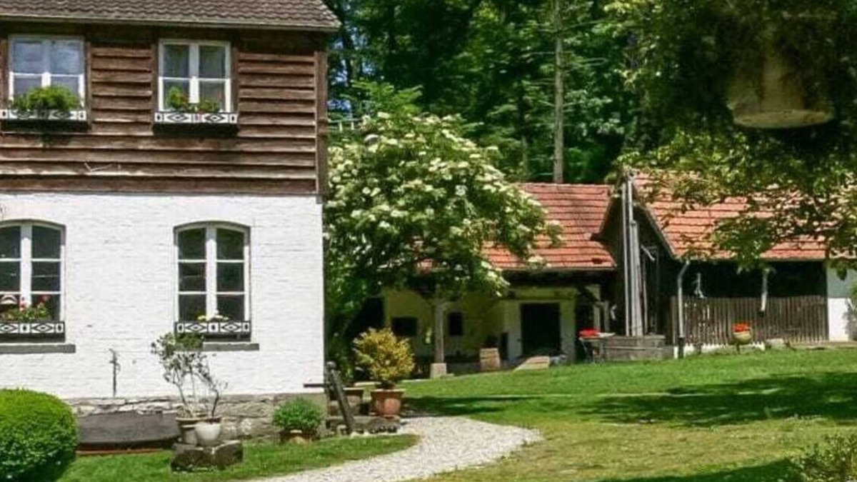 Altenbeken House | Apartment in a wooded area on Lake Faak