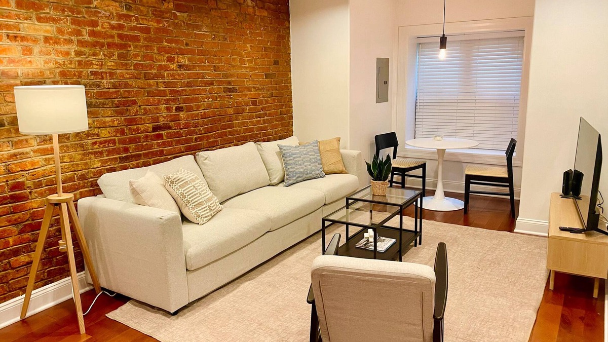 Lanier Heights Apartment | Apartment in Adams Morgan, short walking distance to 18th street and metro!