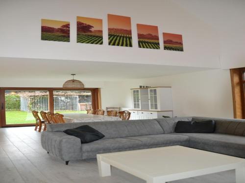 Belsele Villa | Apartment in Antwerp near Verbeke Museum, cleaning included