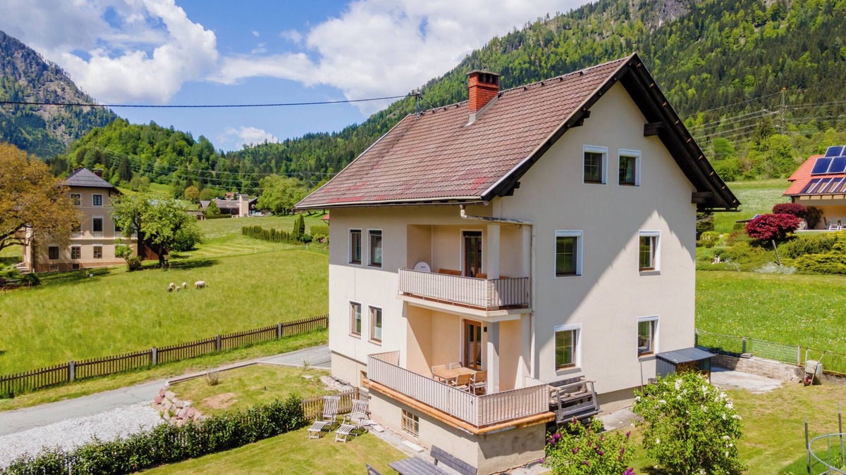 Kotschach-Mauthen Apartment | Apartment in detached house near the ski resort