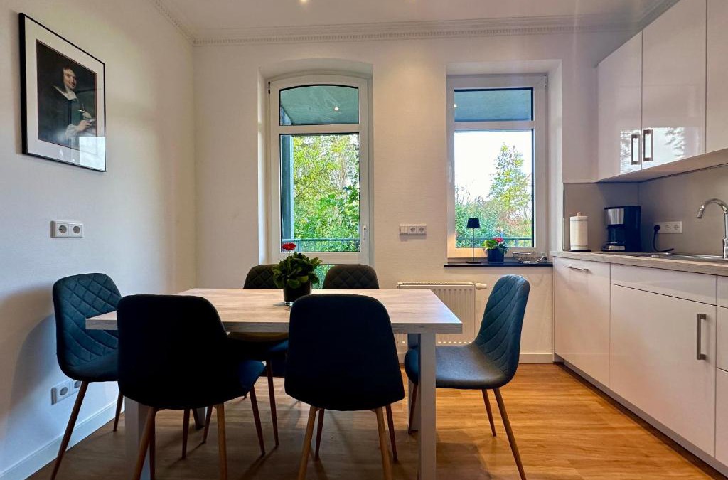 Bad Wilhelmshoehe Apartment | Apartment in Bad Wilhelmshöhe mit großem Balkon im Grünen und kostenfreien Parkplätzen