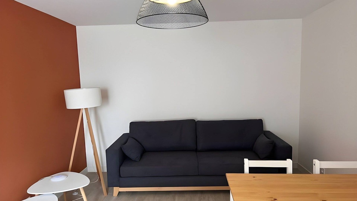 Ballon-Saint-Mars Apartment | Apartment in Ballon near Le Mans Circuit