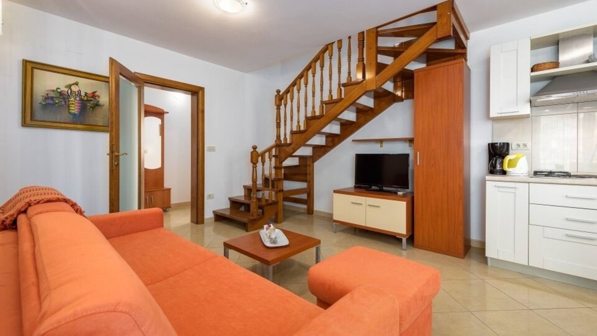 Basanija Apartment | Apartment in Bašanija with Terrace, Air condition, WIFI, Dishwasher (113-4)