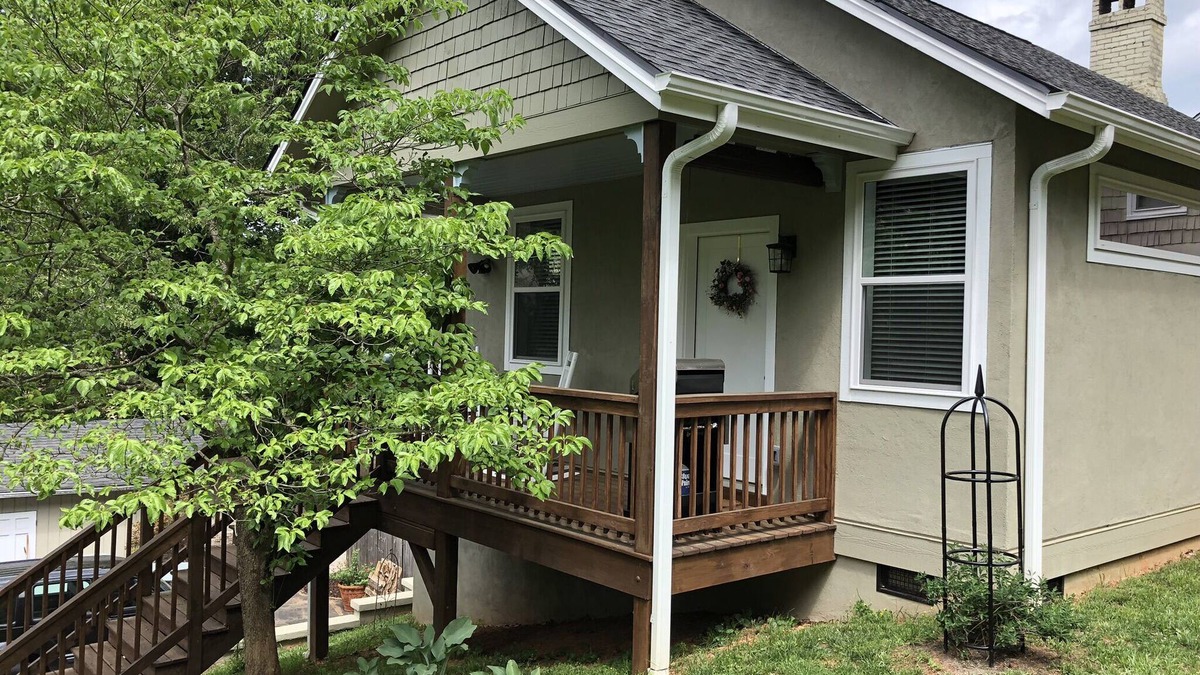 Asheville Apartment | Apartment in Biltmore Village - Closest rental to the Biltmore Estate entrance