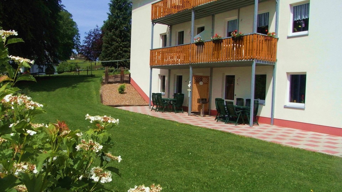 Burg-Reuland Apartment | Apartment in Burg Reuland with forest