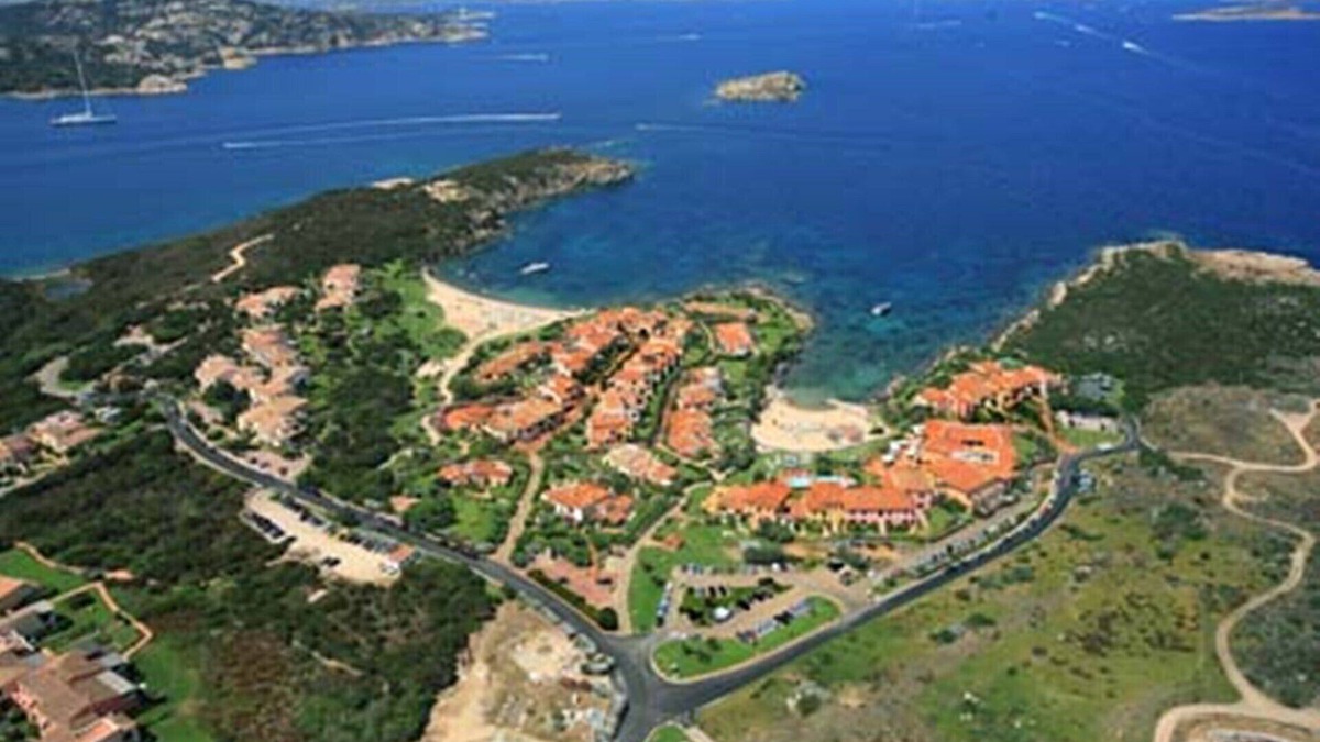 Capo Ferro Apartment | Apartment in Cala del Faro - Porto Cervo 90 sq m with 2 large terrraze facing the sea