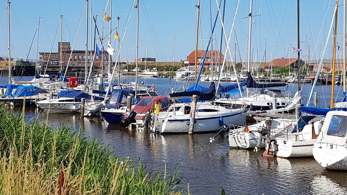 Carolinensiel Apartment | Apartment in Carolinensiel for six people plus toddler