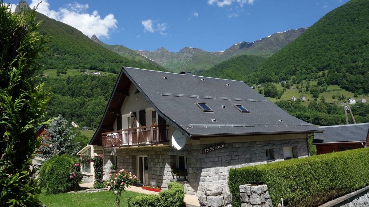 Cauterets Apartment | Apartment * in chalet -WIFI private parking