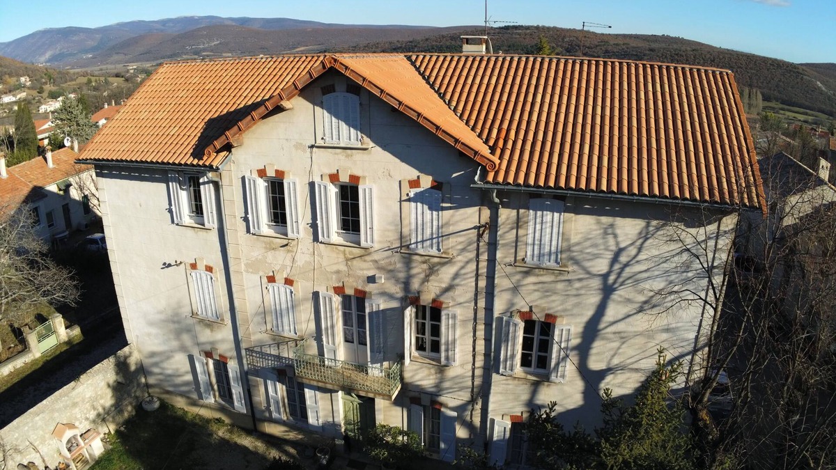 Banon Apartment | Apartment in character house with garden and swimming pool